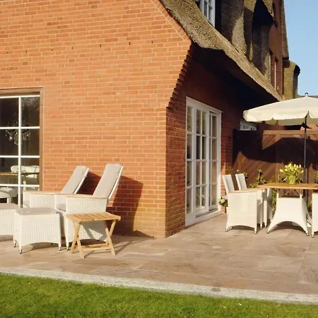 Charming Style Under Thatch * Keitum