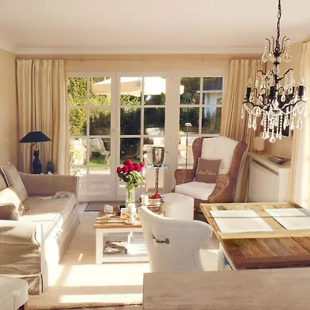 Charming Style Under Thatch * Keitum