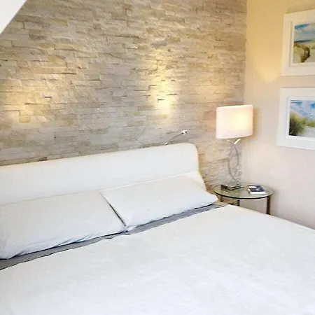 Charming Style Under Thatch Keitum